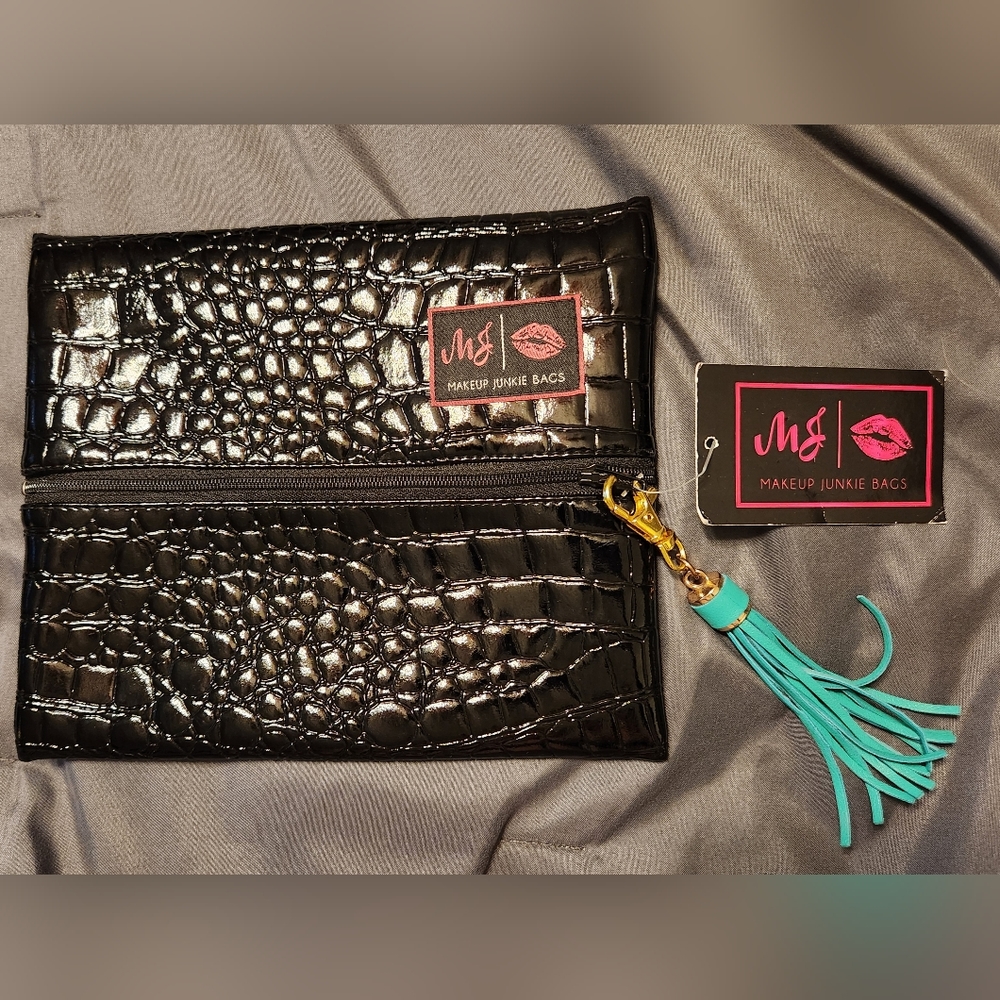 Makeup Junkie flat bag, size SMALL, 9x7, black gator texture (NWT)